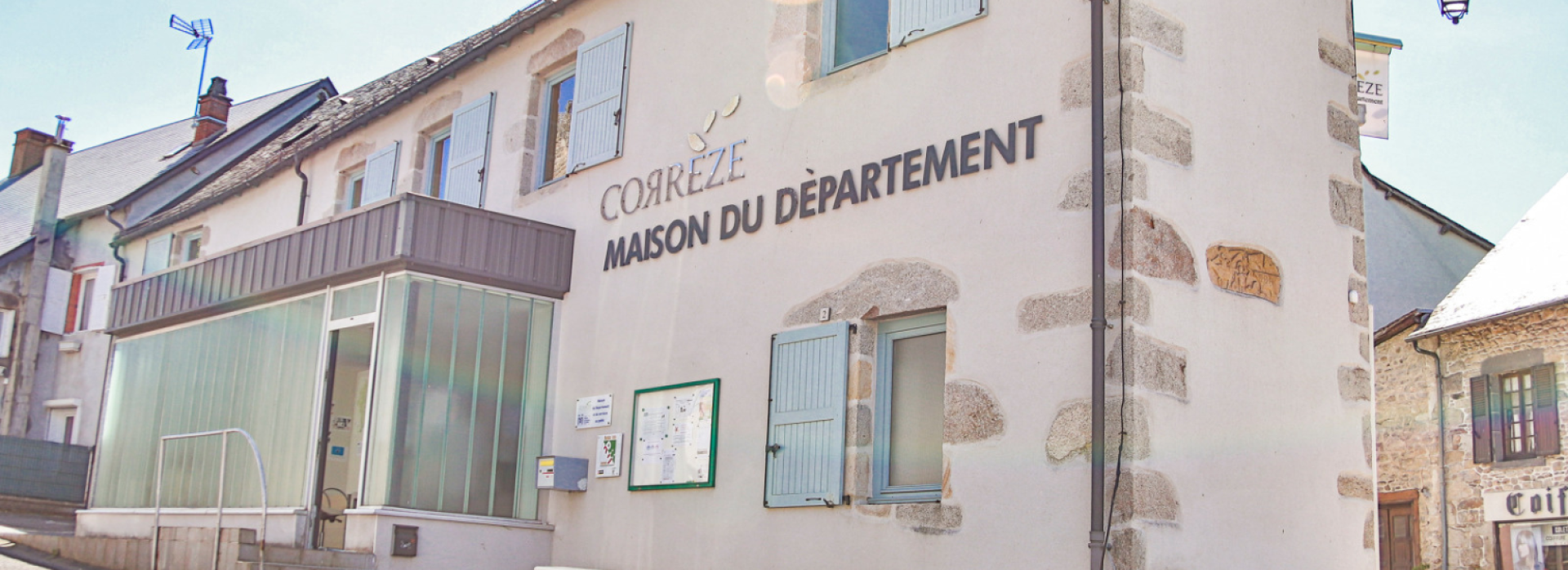 Devanture du bâtiment de Cerfrance Corrèze à Merlines